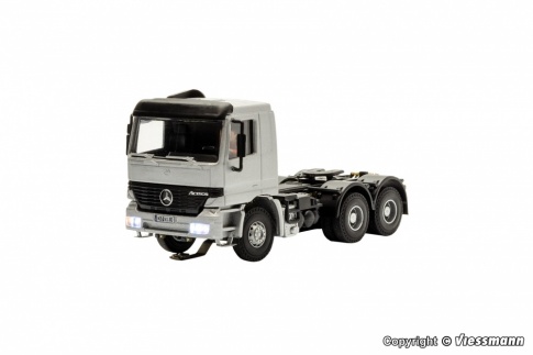 Car Motion VN8030 MB Actros Tractor Unit Silver