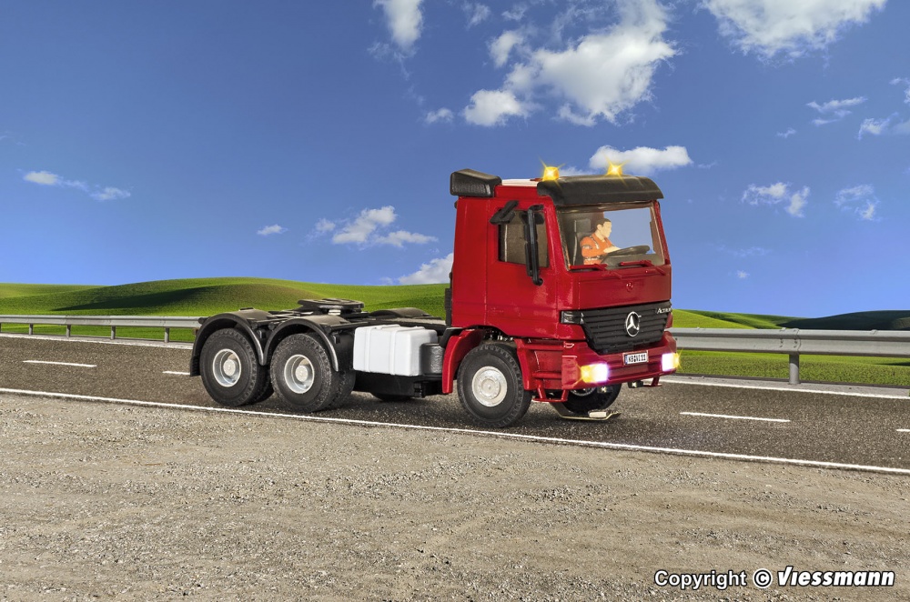 Viessmann 8011 CarMotion MB Actros Tractor Unit Red ...