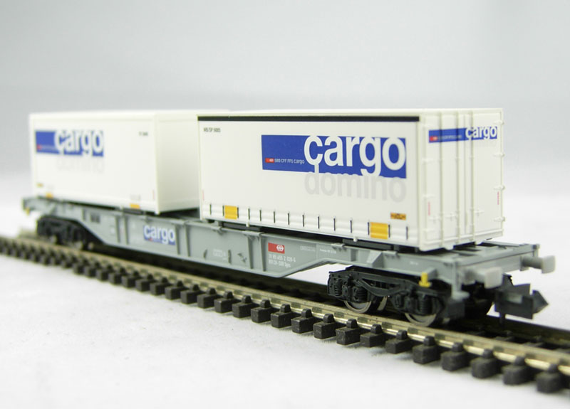 Fleischmann N 8252: SBB Container wagon - with 2 Cargo Domino containers: Era 5