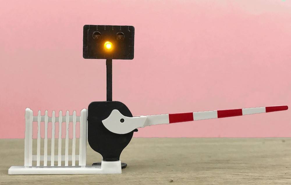 Train Tech LCN10 Single Level Crossing Barrier Set with Light & Sound