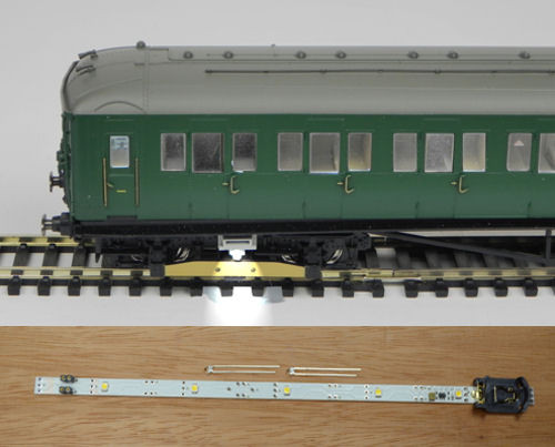 Train Tech CL28 Automatic Coach Lighting - Warm White/ Electric Spark Effects