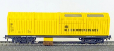 LUX-Modellbau 8831 Track Vacuum Cleaner Wagon