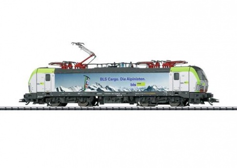 Trix BLS Cargo Re475 Electric Locomotive VI (DCC-Sound)