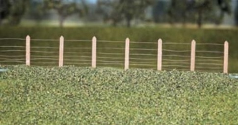 RATIO 423 OO Gauge GWR Lineside Fencing (36 posts with wire)